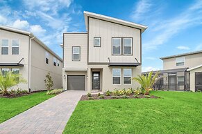 Fantasia @ Storey Lake by Shine Villas #408