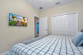 Fantasia @ Storey Lake by Shine Villas #408