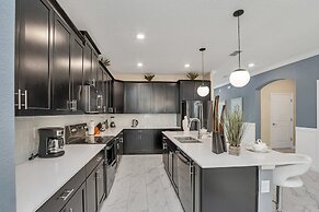 Fantasia @ Storey Lake by Shine Villas #408