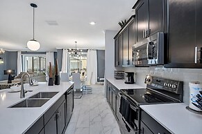 Fantasia @ Storey Lake by Shine Villas #408