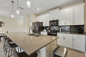 Magic Lily - Storey Lake by Shine Villas #834