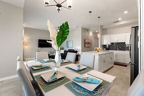 Fireworks @ Night -storey Lake by Shine Villas #709