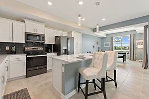 Decadent Penguin - Storey Lake by Shine Villas #704