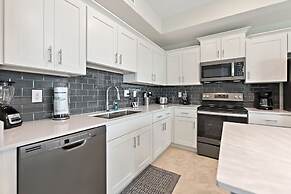 Decadent Penguin - Storey Lake by Shine Villas #704