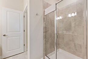 2bd Top Floor Condo Overlooking Pool by Shine Villas