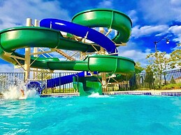 2bd Top Floor Condo Overlooking Pool by Shine Villas