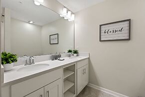 Storey Lake 2 Bed, Sleeps 7. Premium, Fabulous #200