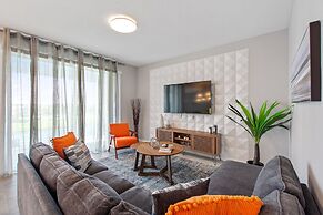 Storey Lake 2 Bed, Sleeps 7. Premium, Fabulous #200