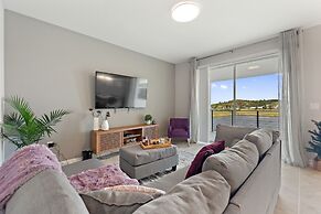 Sweet Suite Sleeps 6 @ Storey Lake by Shine Villas #903