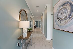 Stars Align @ Storey Lake by Shine Villas #406