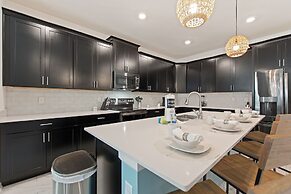 Stars Align @ Storey Lake by Shine Villas #406