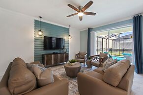 Stars Align @ Storey Lake by Shine Villas #406