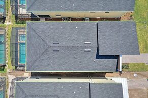 Stars Align @ Storey Lake by Shine Villas #406