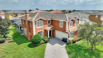 6 Bedroom Premium Home With Pool, Spa and Games Room #800