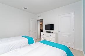 Lux Retreat, Shine Villas at Solterra Resort 826