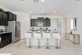 Lux Retreat, Shine Villas at Solterra Resort 826