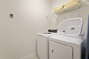 Lux Retreat, Shine Villas at Solterra Resort 826