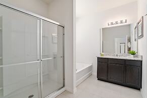 Lux Retreat, Shine Villas at Solterra Resort 826