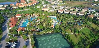 Lux Retreat, Shine Villas at Solterra Resort 826