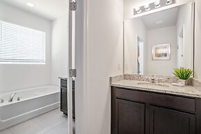 Lux Retreat, Shine Villas at Solterra Resort 826