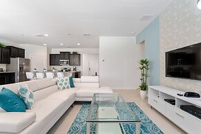 Lux Retreat, Shine Villas at Solterra Resort 826