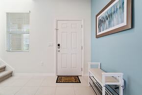 Lux Retreat, Shine Villas at Solterra Resort 826