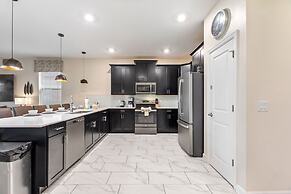 Marvel Mansion! Championsgate Resort Shine Villas 902