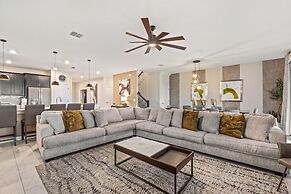 Marvel Mansion! Championsgate Resort Shine Villas 902