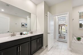 Marvel Mansion! Championsgate Resort Shine Villas 902