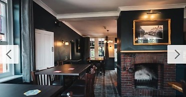 Old Railway Hotel porton