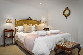 The Cwtch Apartment - Sea Views Walk to Beach