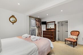 The Cwtch Apartment - Sea Views Walk to Beach