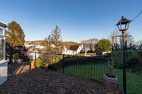 Four Oaks - Sea and Harbour Views