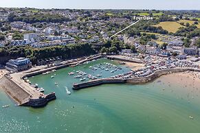 Four Oaks - Sea and Harbour Views