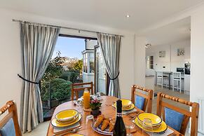 Four Oaks - Sea and Harbour Views