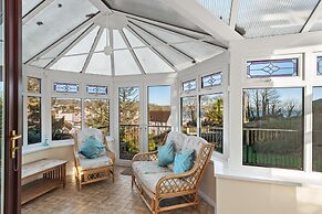 Four Oaks - Sea and Harbour Views