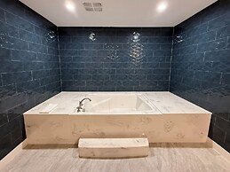 Palace Inn Blue Edgebrook