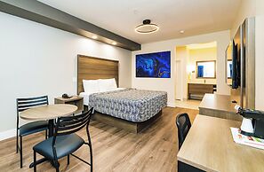 Palace Inn Blue Edgebrook