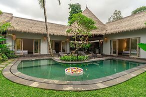 Brand new Luxury 3BR villa Ethnic Ubud 1