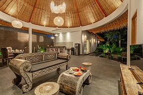 Brand new Luxury 3BR villa Ethnic Ubud 1