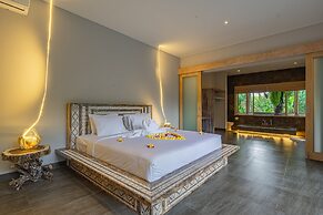 Brand new Luxury 3BR villa Ethnic Ubud 1