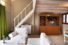 NV Seafront Studios AV Properties