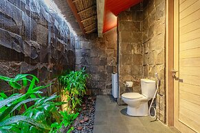 Brand New luxury 3BR Villa Ethnic Ubud 2