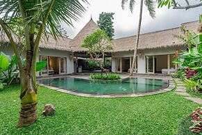 Brand New luxury 3BR Villa Ethnic Ubud 2