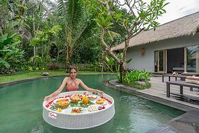 Brand New luxury 3BR Villa Ethnic Ubud 2