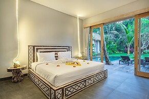 Brand New luxury 3BR Villa Ethnic Ubud 2