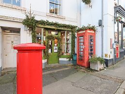 The Cottage on The Square