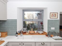 The Cottage on The Square