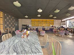 Just B Boutique Hotel