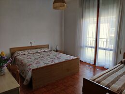 Spacious Apartment Close to the Beach - Beahost